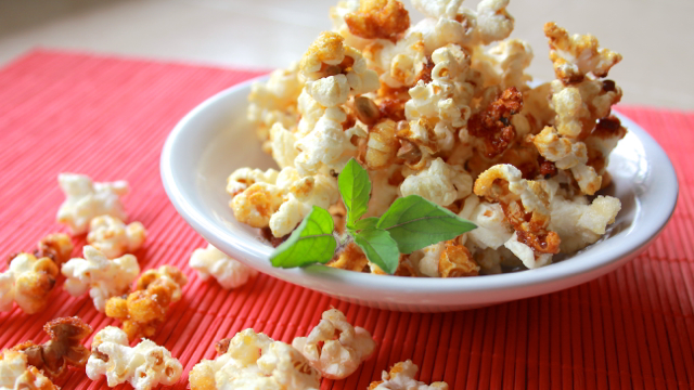 Sweet Crunchy Kettle Popcorn cooked in Ghee